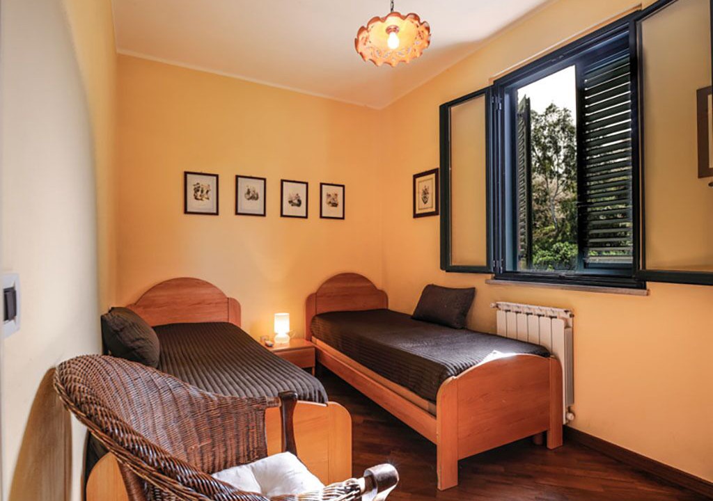 Photo of Bedroom in Patti