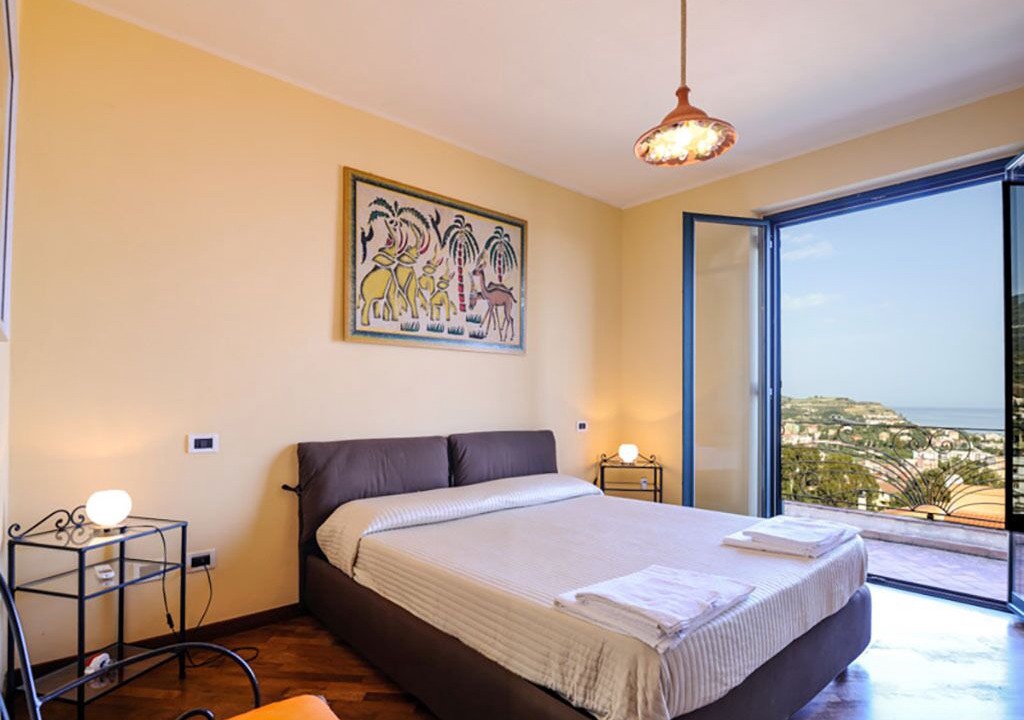 Photo of Bedroom in Patti