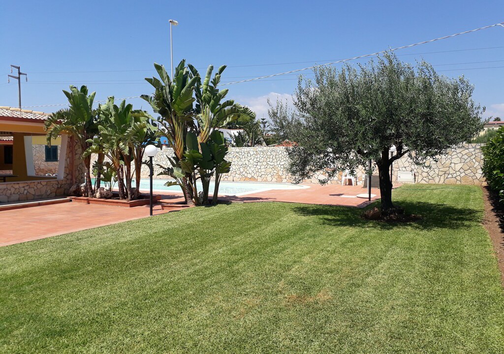 Photo of Buildings in Ognina