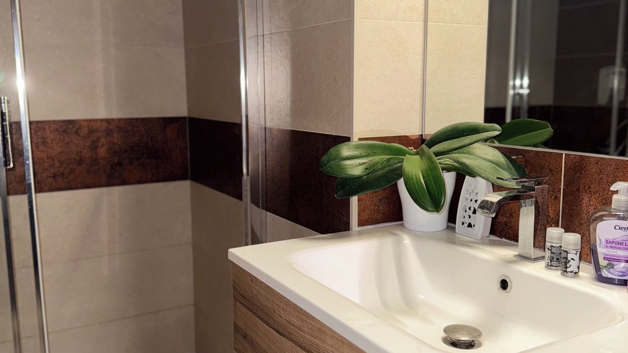 Photo of Bathroom in Avola