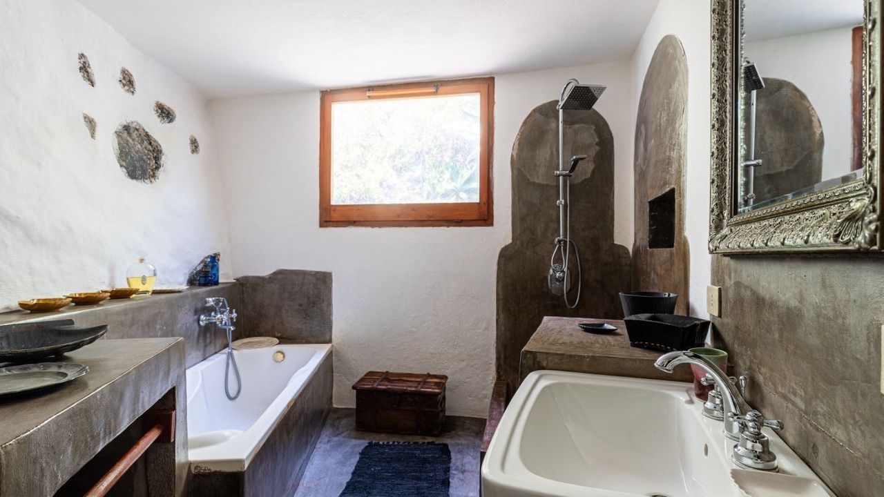 Photo of Bathroom in Pantelleria