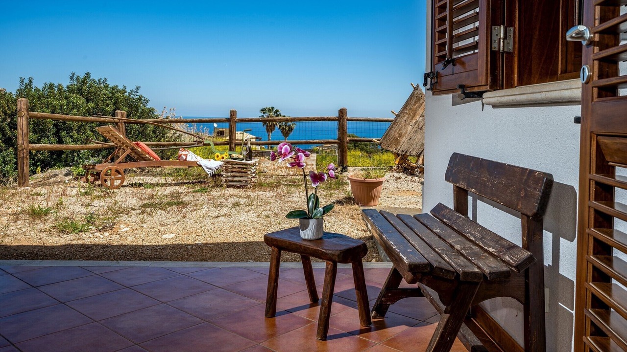 Photo of Patio Balcony in Scopello