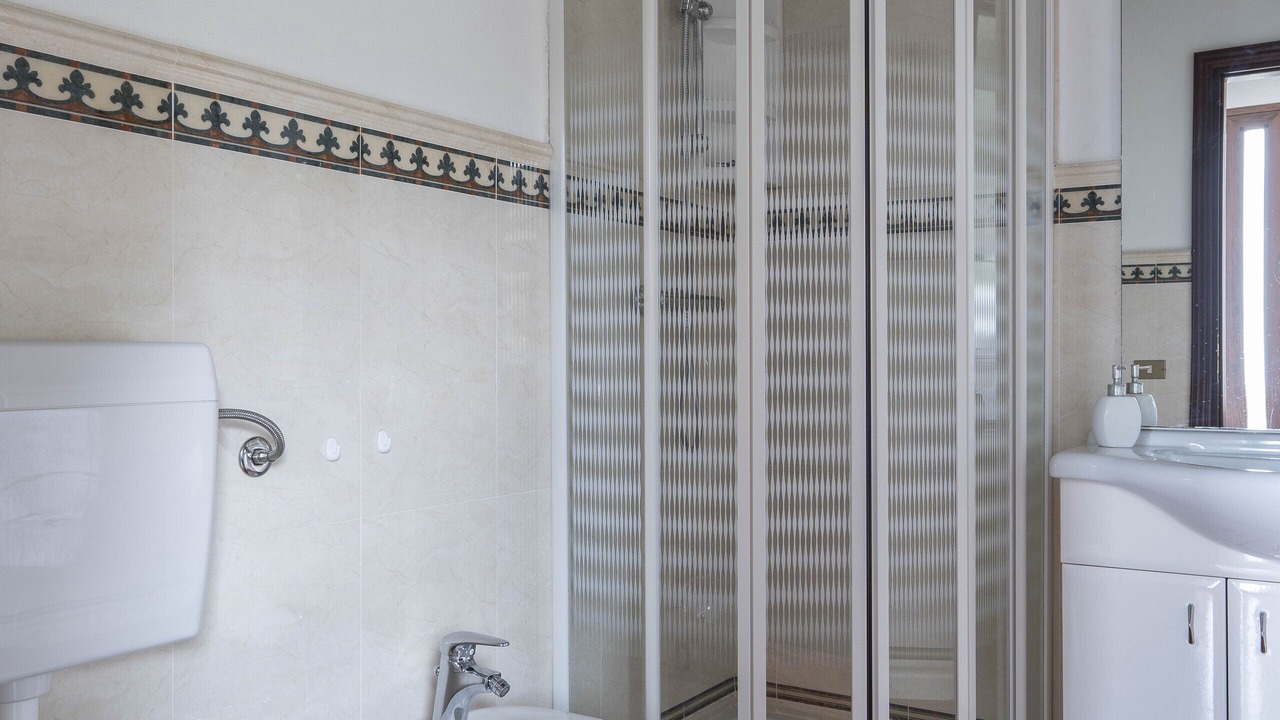Photo of Bathroom in Reitano