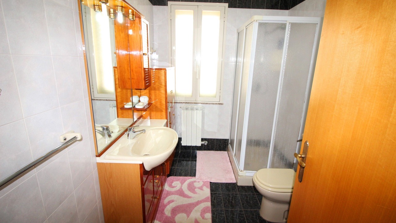 Photo of Bathroom in Floridia