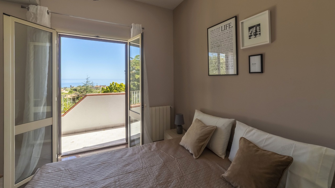 Photo of Bedroom in Torre Colonna-sperone