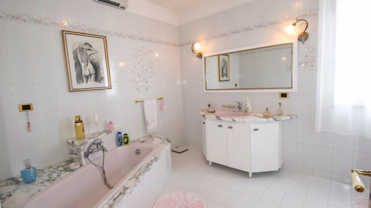 Photo of Bathroom in Syracuse