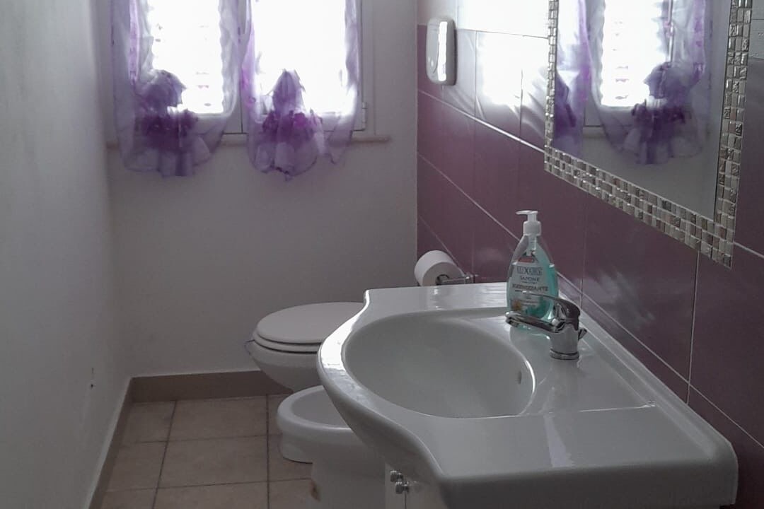 Photo of Bathroom in Brucoli