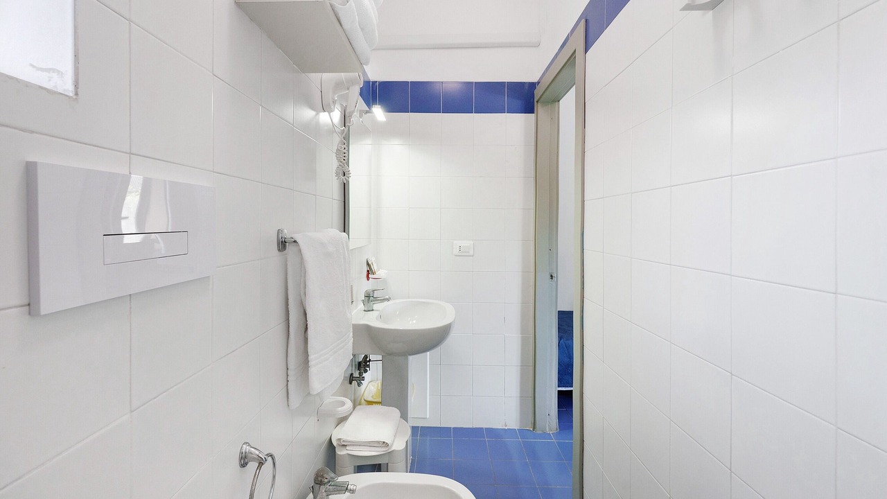 Photo of Bathroom in Laura