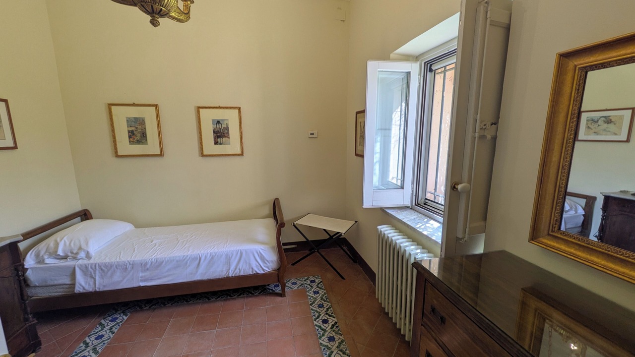 Photo of Bedroom in Corleone
