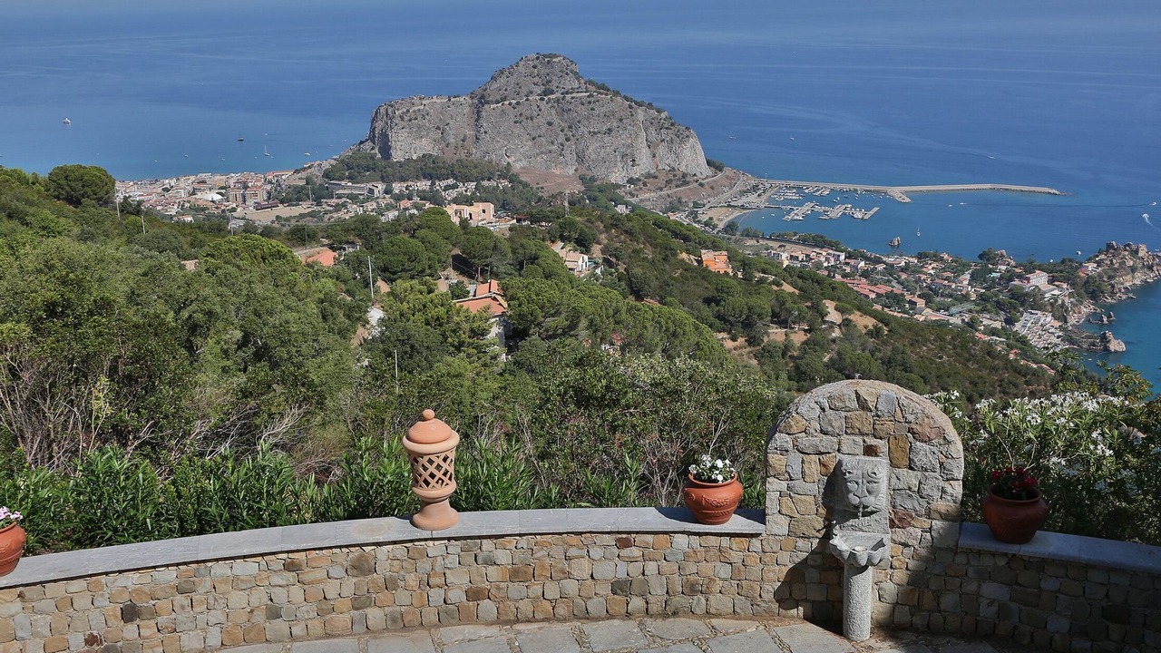 Photo of Others in Cefalu
