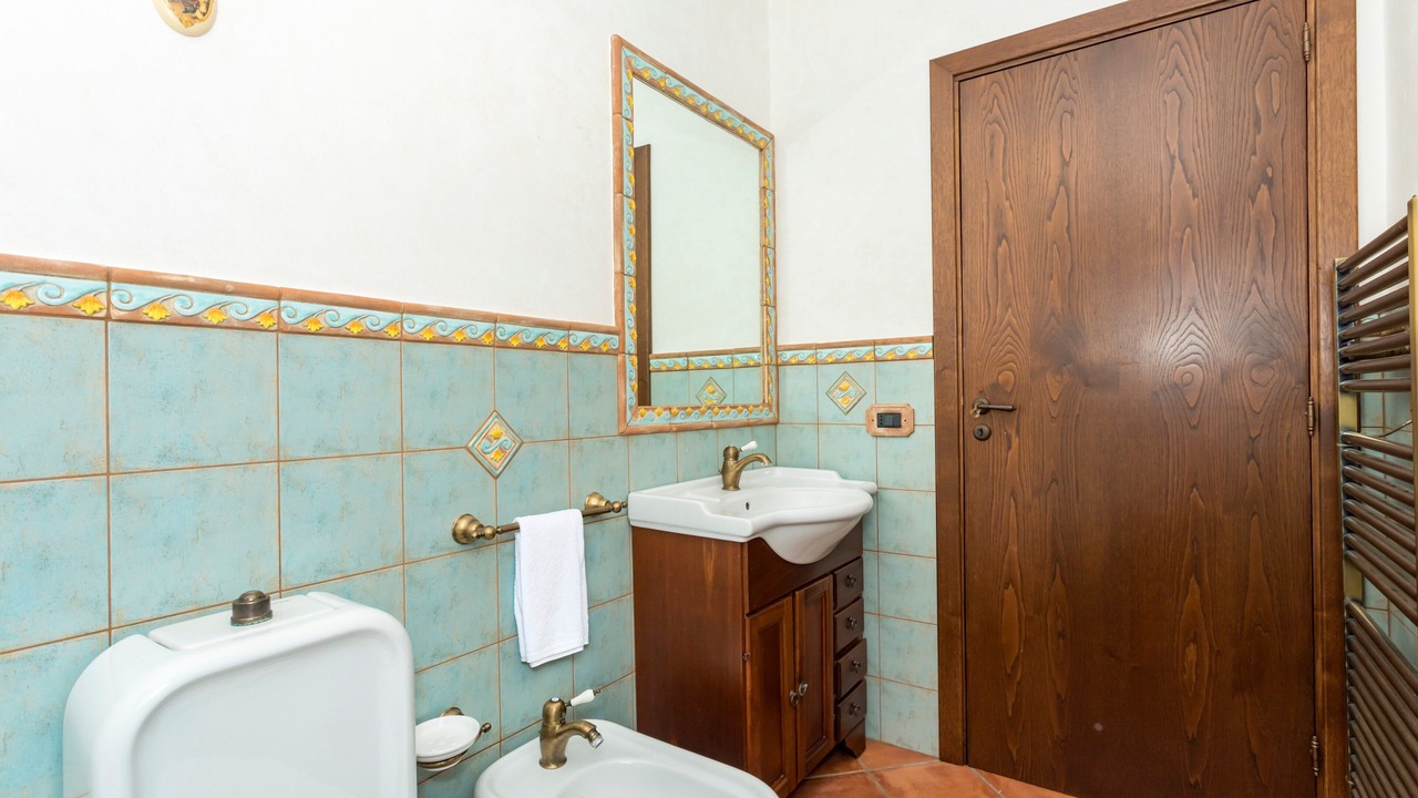 Photo of Bathroom in Mitogio