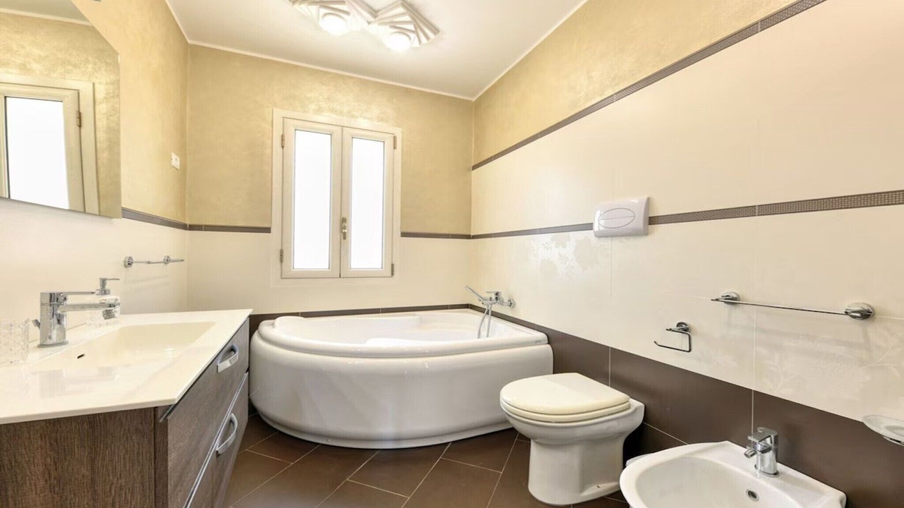 Photo of Bathroom in Floridia