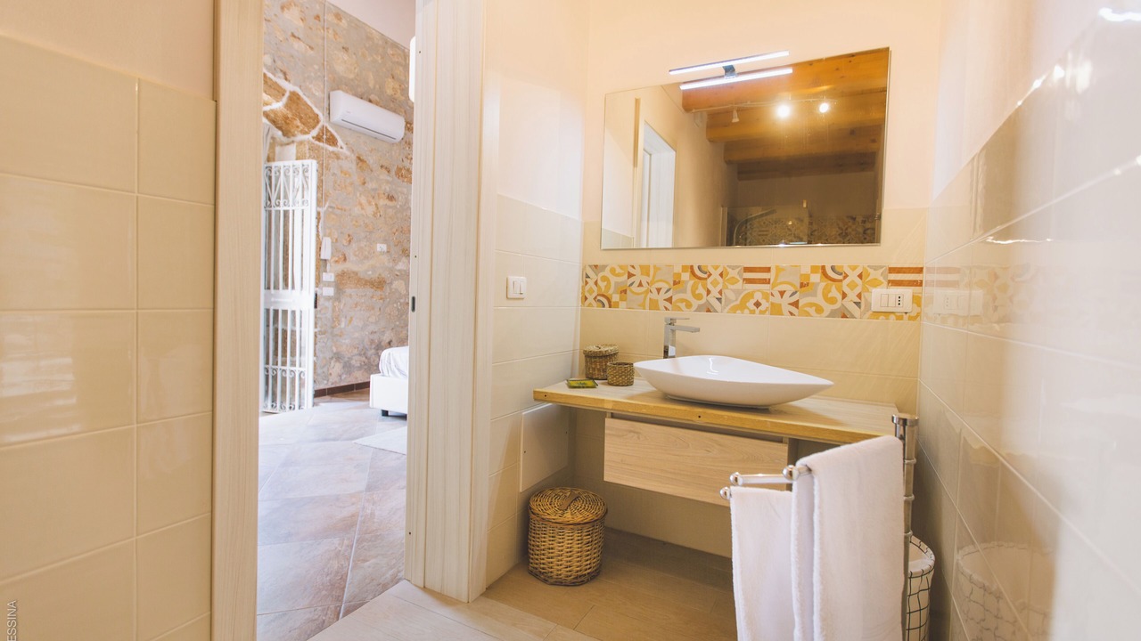 Photo of Bathroom in Avola