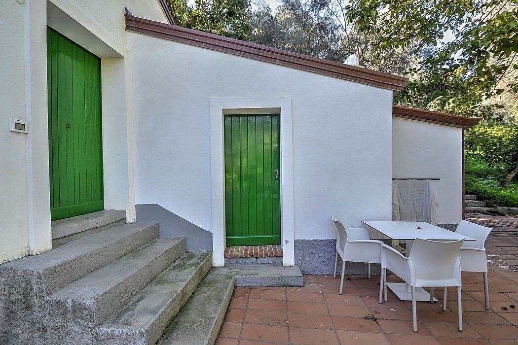 Photo of Outdoor in Mirto