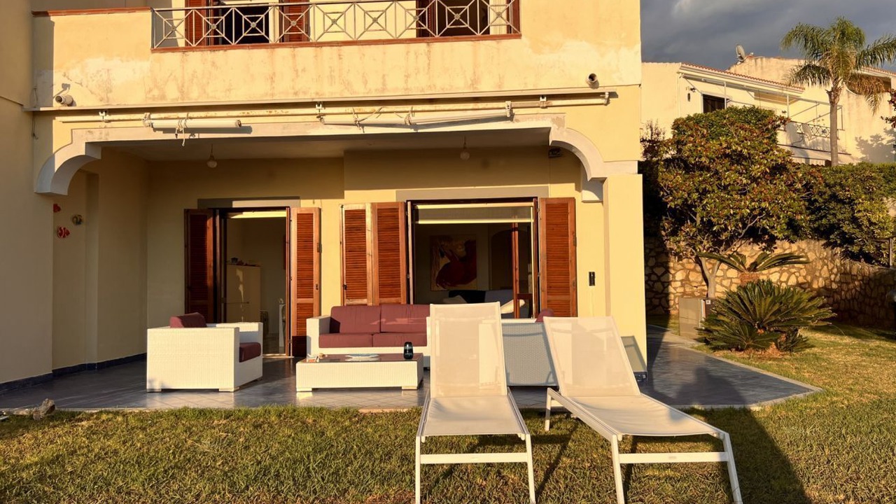 Photo of Patio Balcony in Bonifati