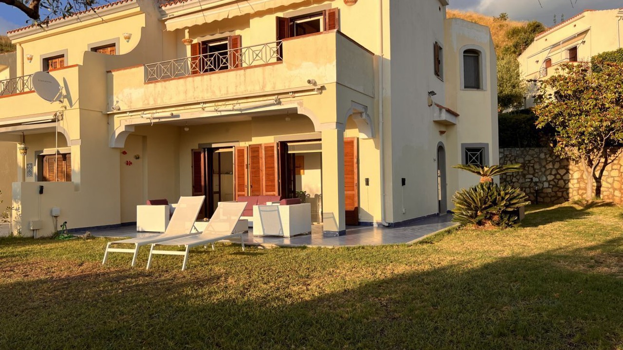 Photo of Patio Balcony in Bonifati