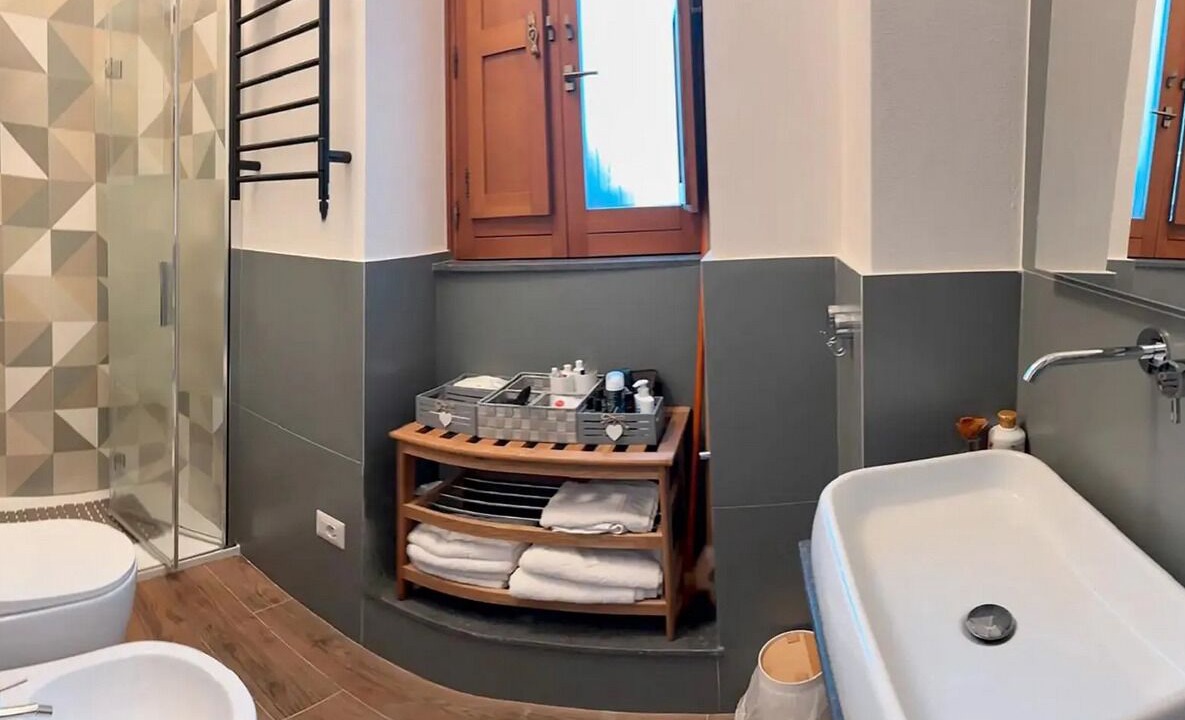 Photo of Bathroom in Palazzolo Acreide Historic Centre