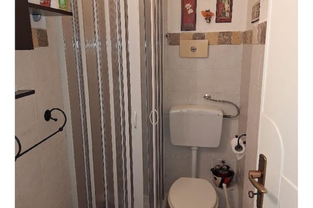 Photo of Bathroom in Mondello