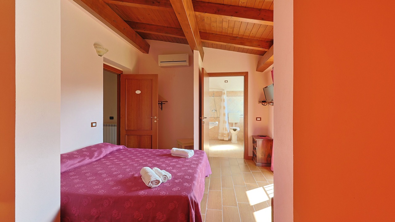Photo of Bedroom in Patti