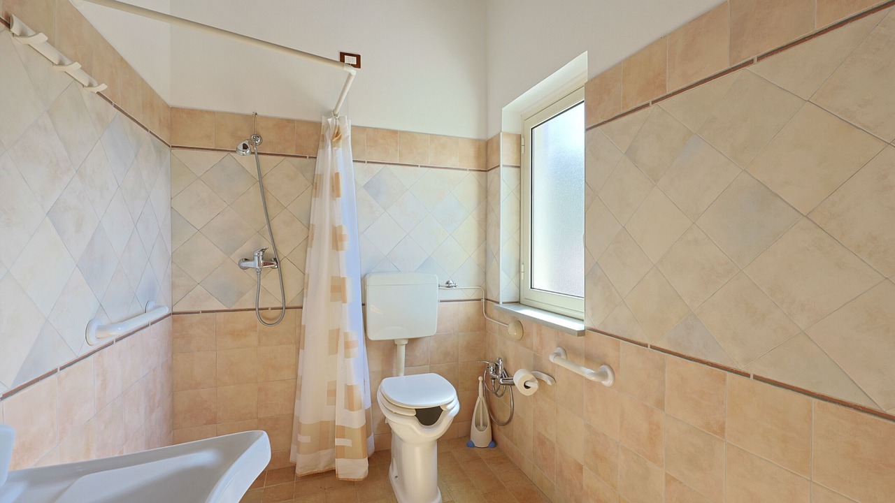 Photo of Bathroom in Patti
