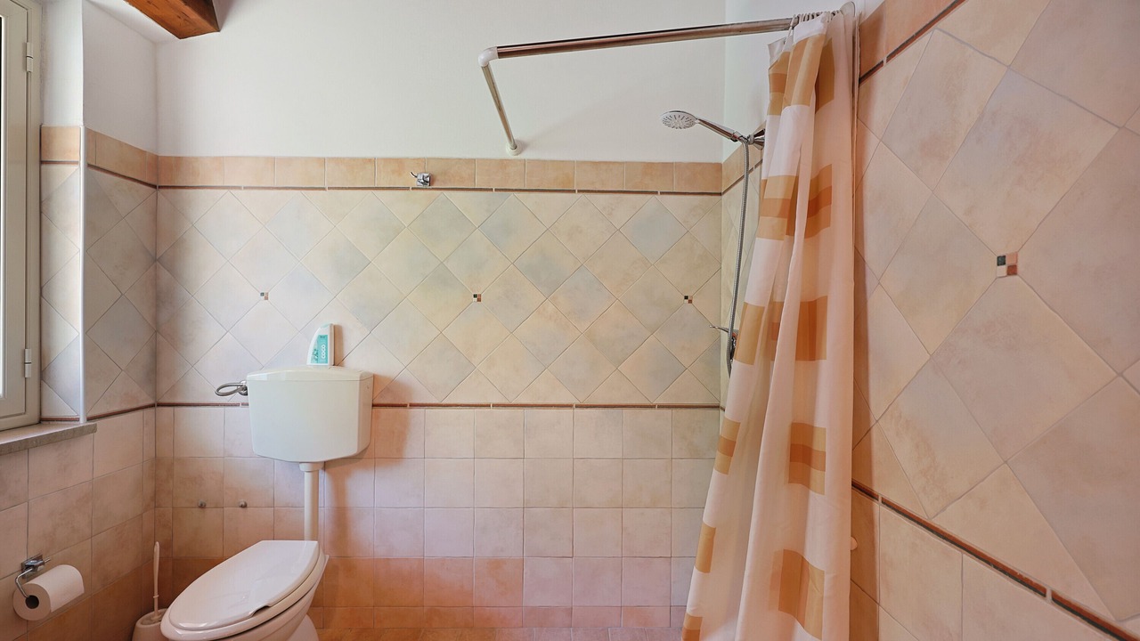 Photo of Bathroom in Patti