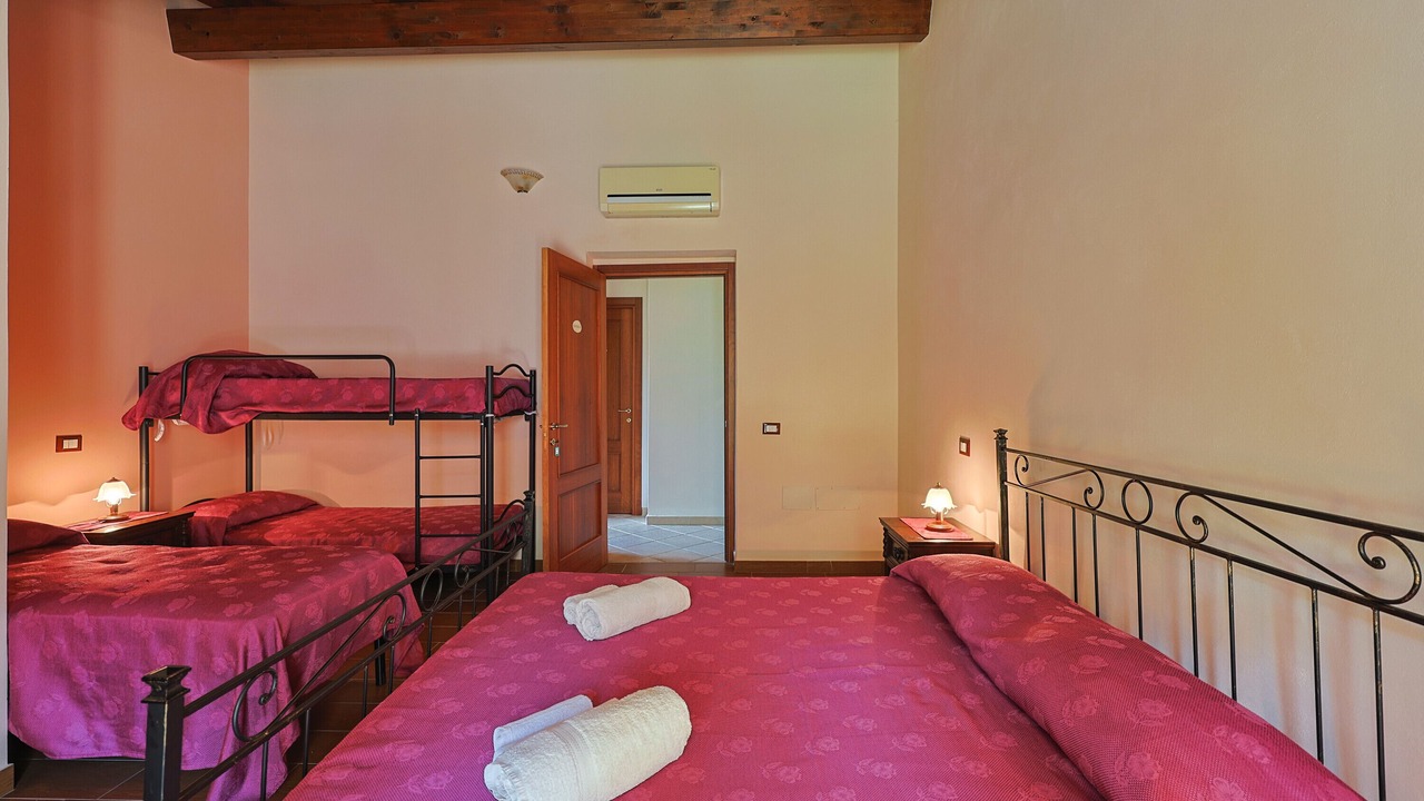 Photo of Bedroom in Patti