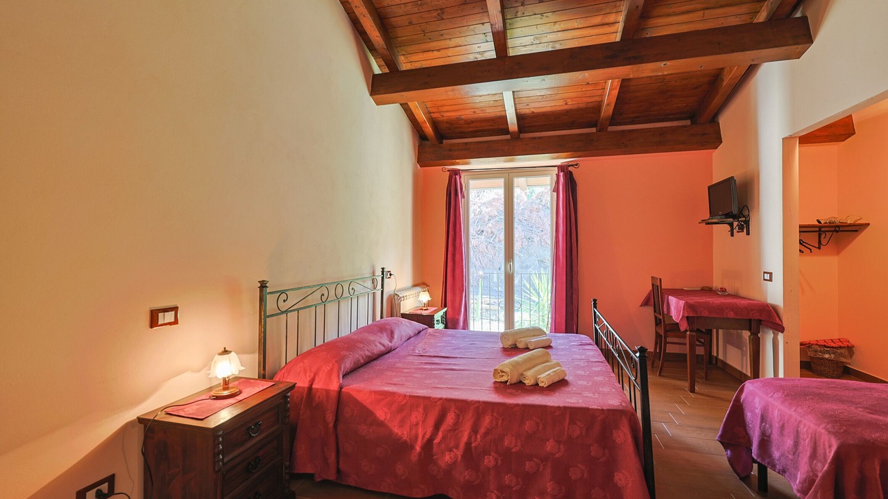 Photo of Bedroom in Patti