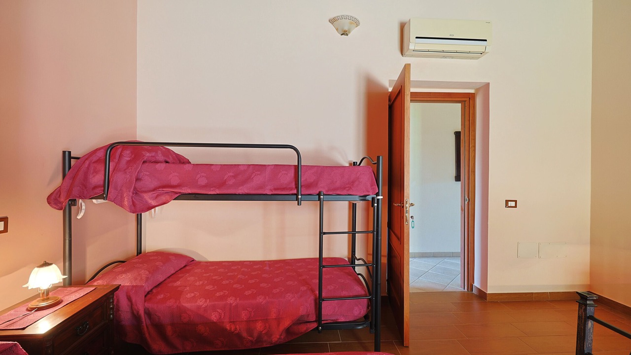 Photo of Bedroom in Patti