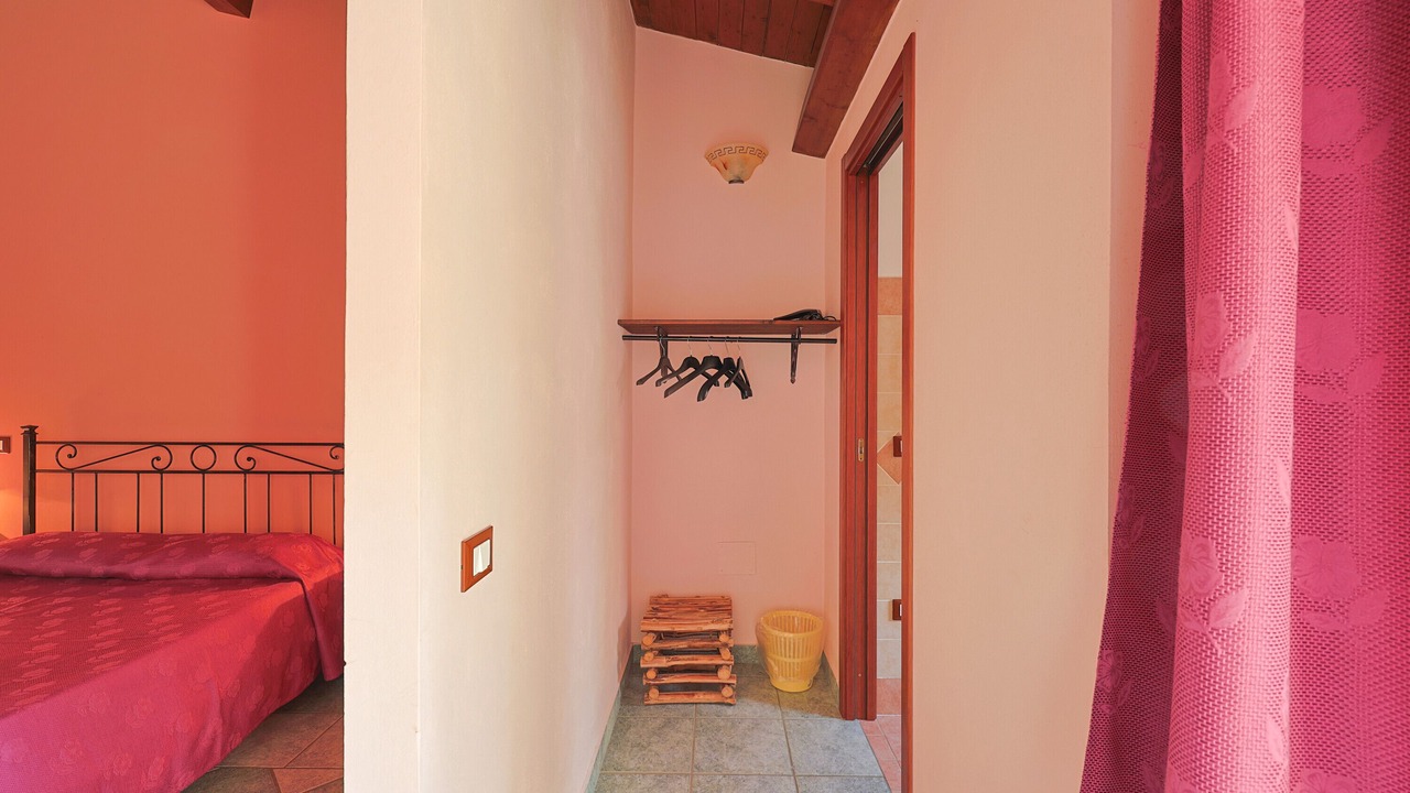 Photo of Bedroom in Patti