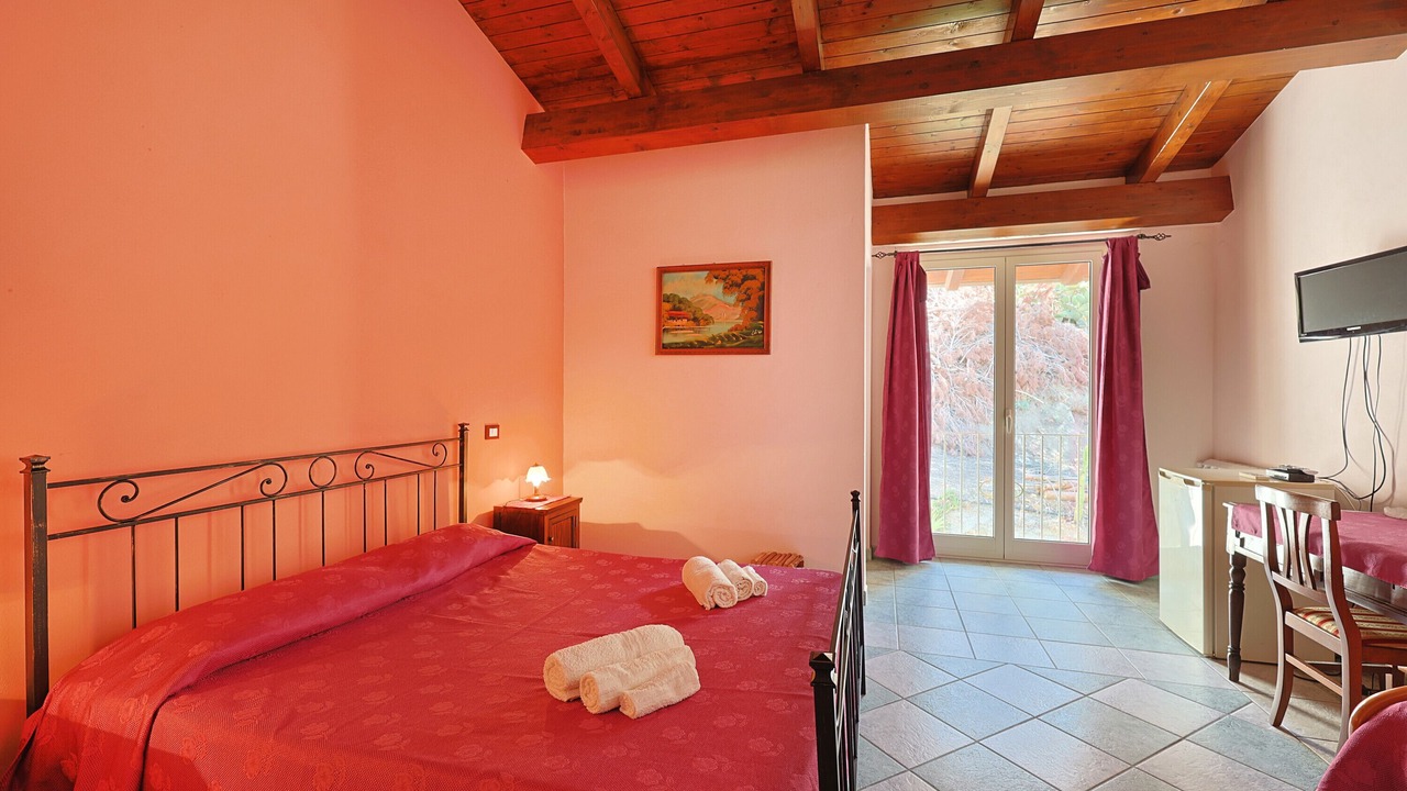 Photo of Bedroom in Patti