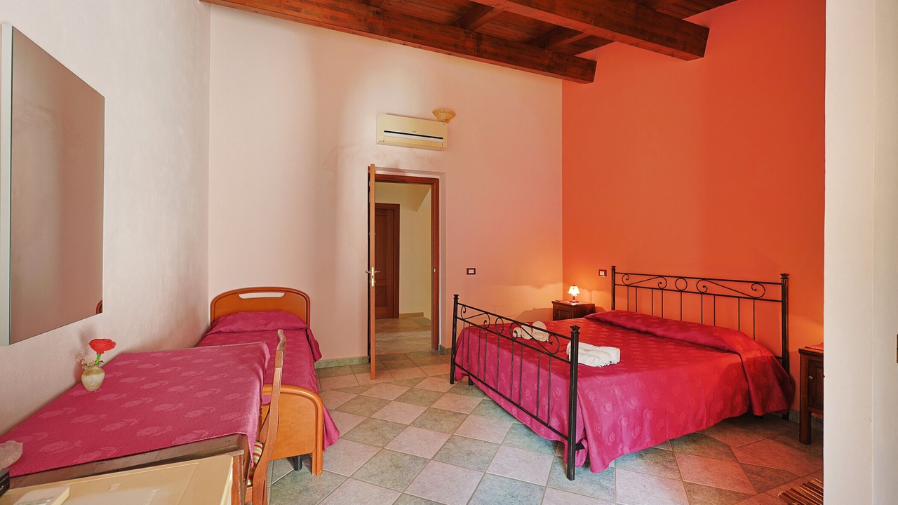 Photo of Bedroom in Patti