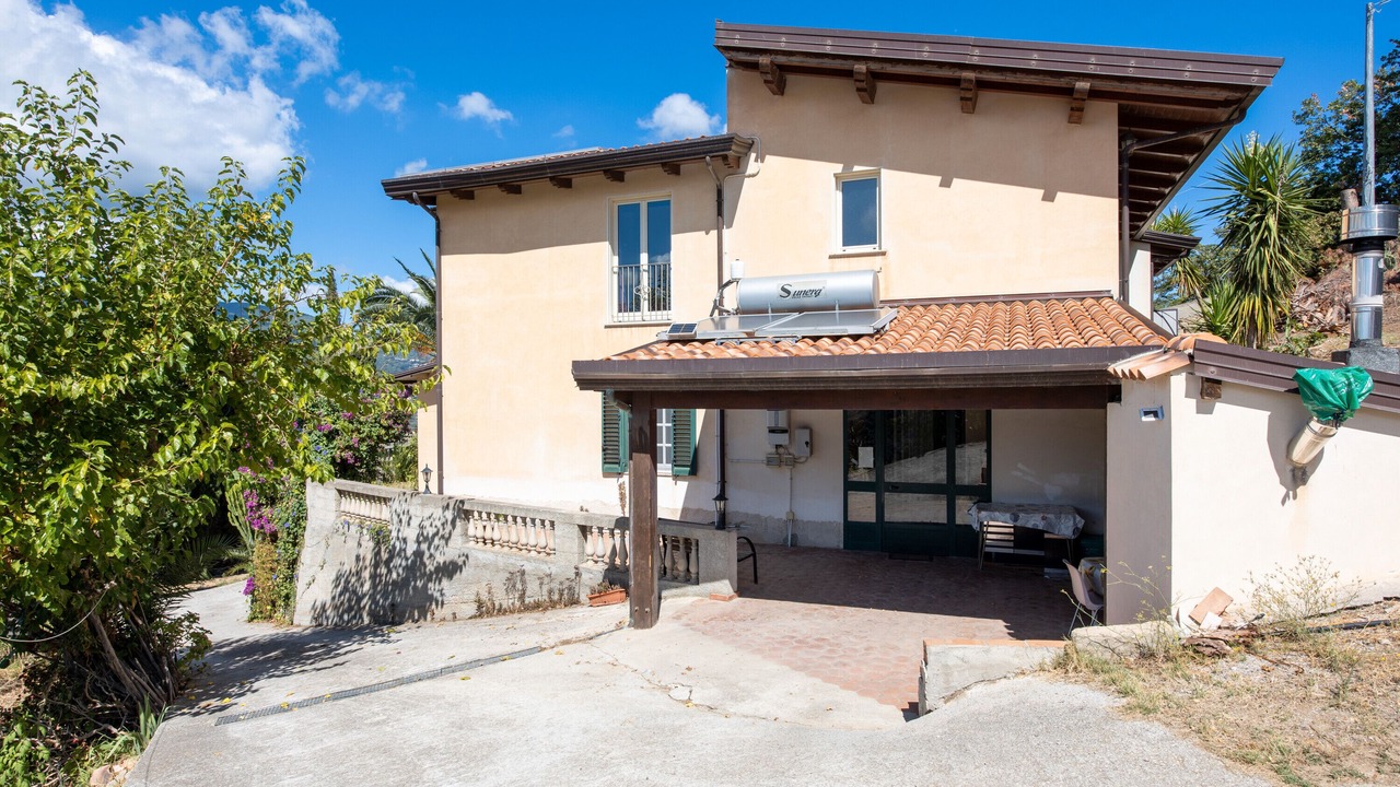 Photo of Outdoor in Patti