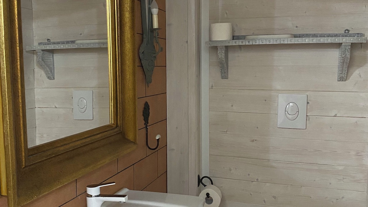 Photo of Bathroom in Catona
