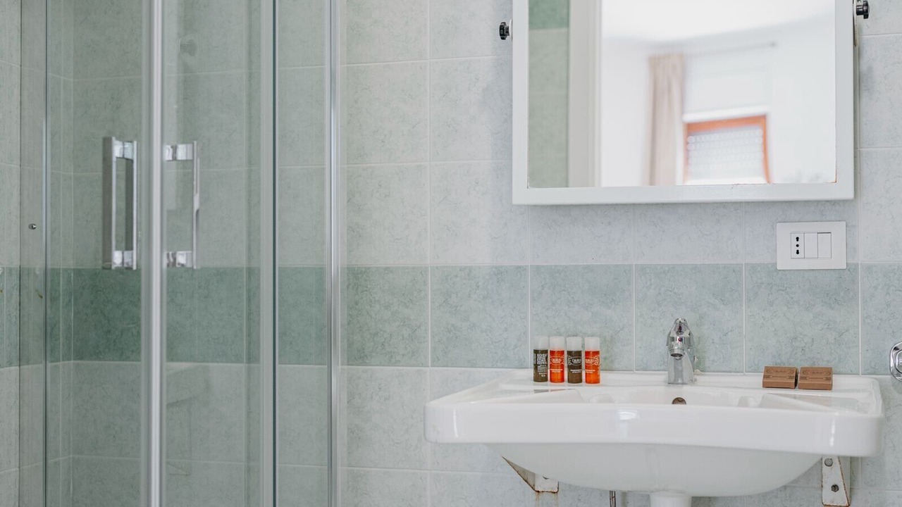 Photo of Bathroom in Tiche