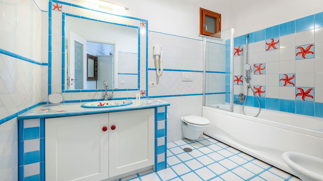 Photo of Bathroom in Sirenuse