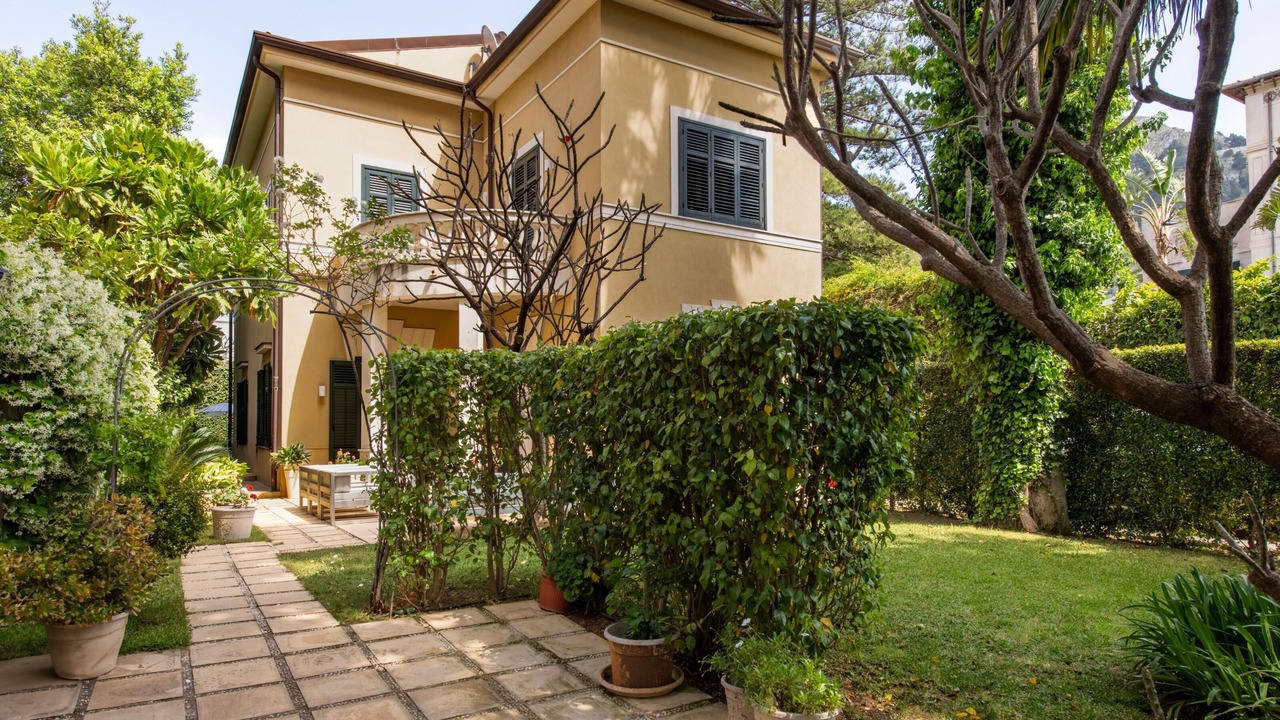 Photo of Outdoor in Palermo