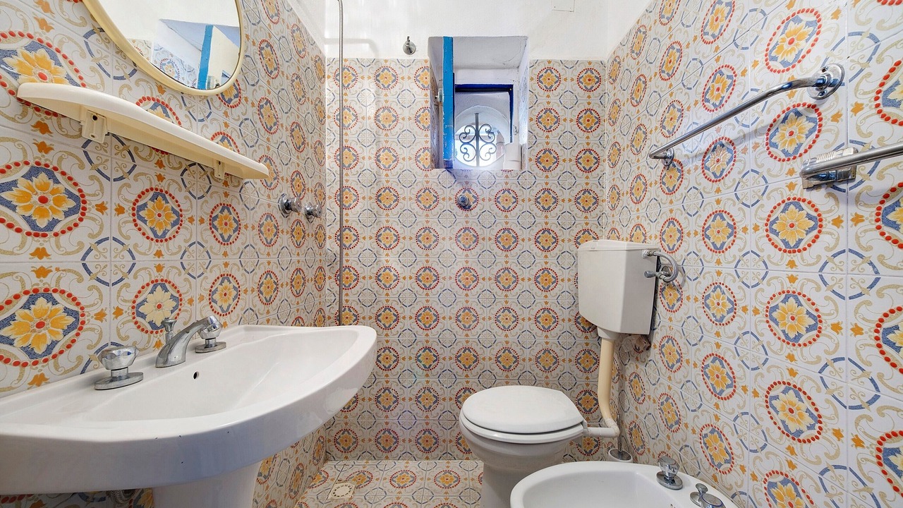 Photo of Bathroom in Lingua