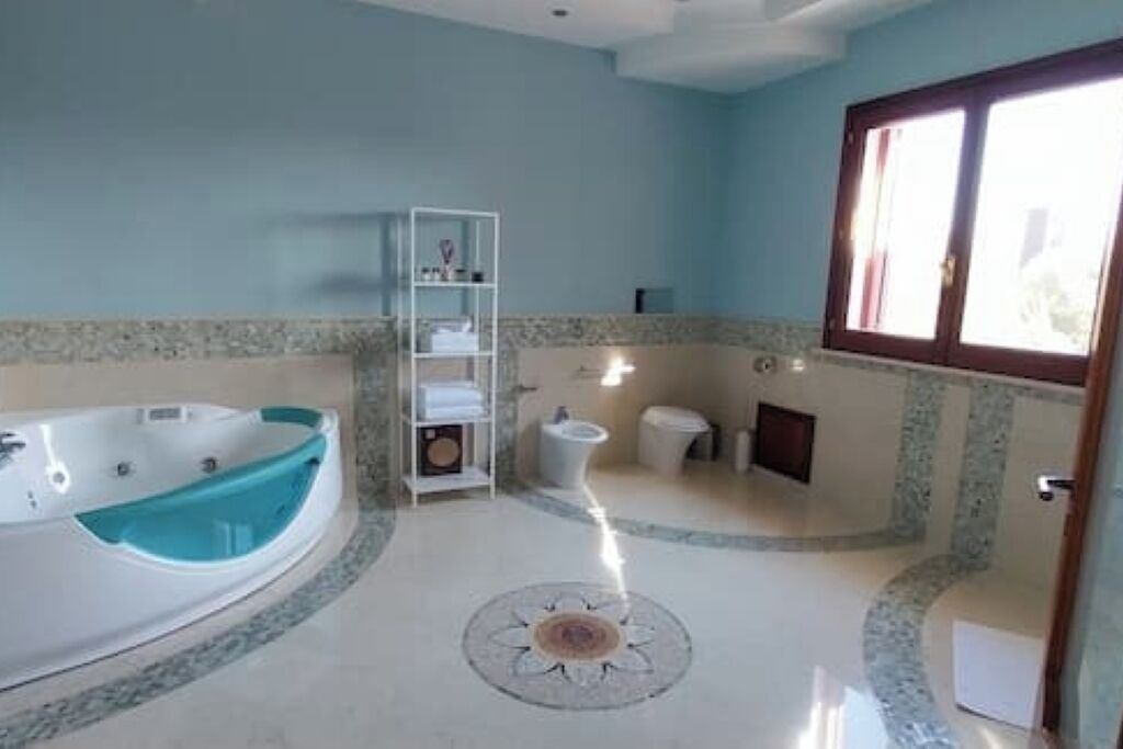 Photo of Bathroom in Tiche