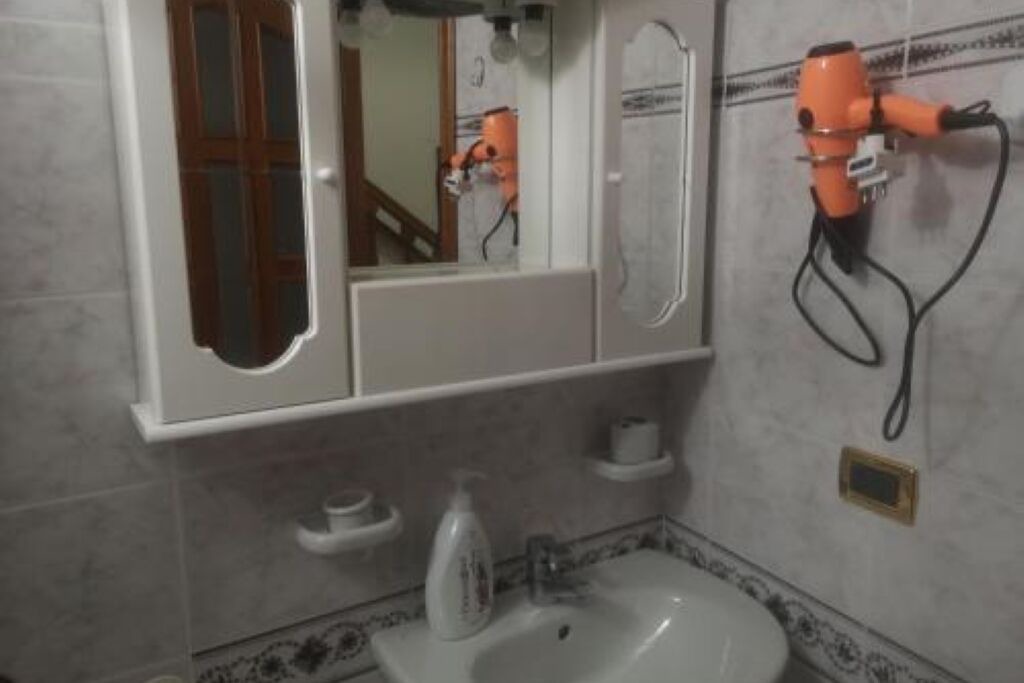 Photo of Bathroom in Regalbuto
