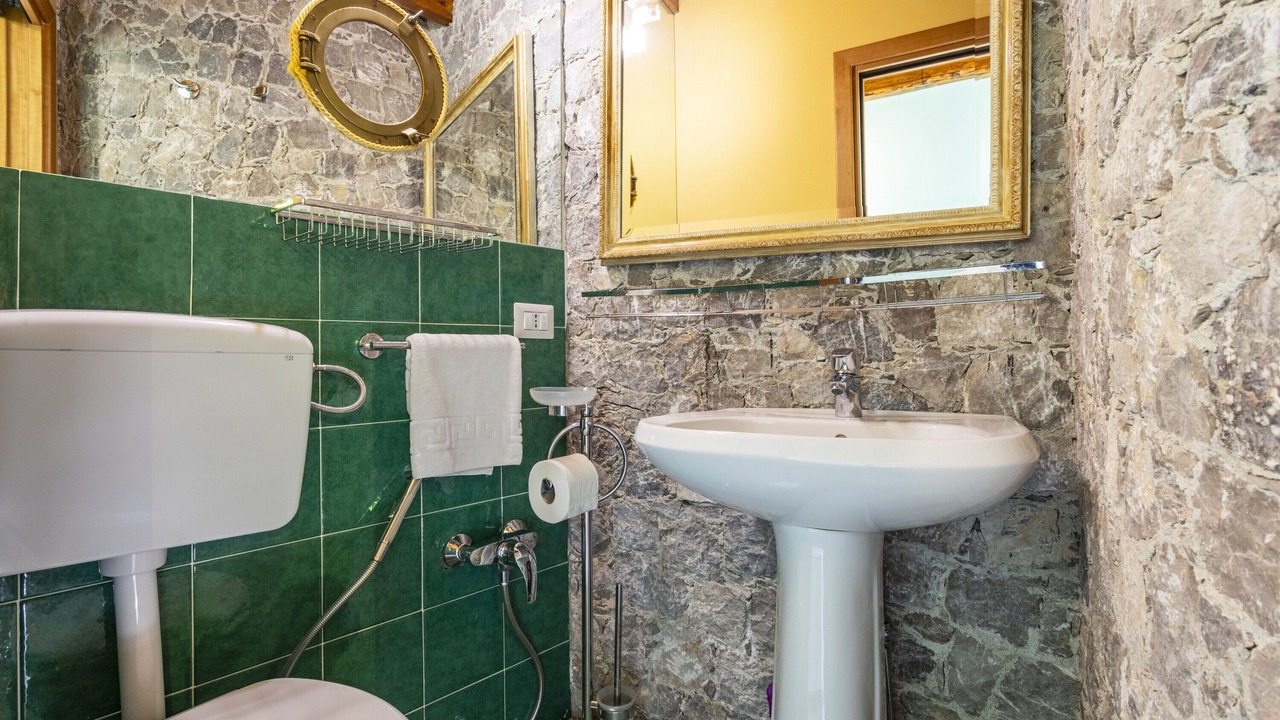 Photo of Bathroom in Trappitello