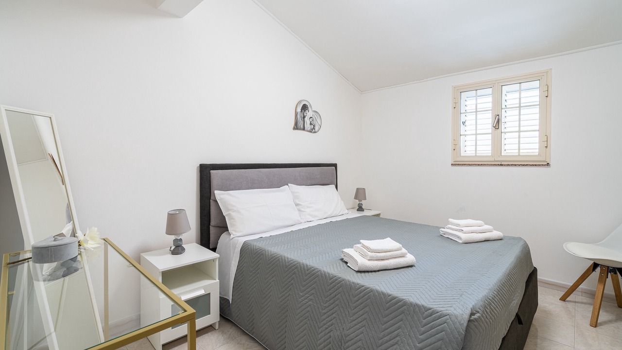 Photo of Bedroom in Tiche