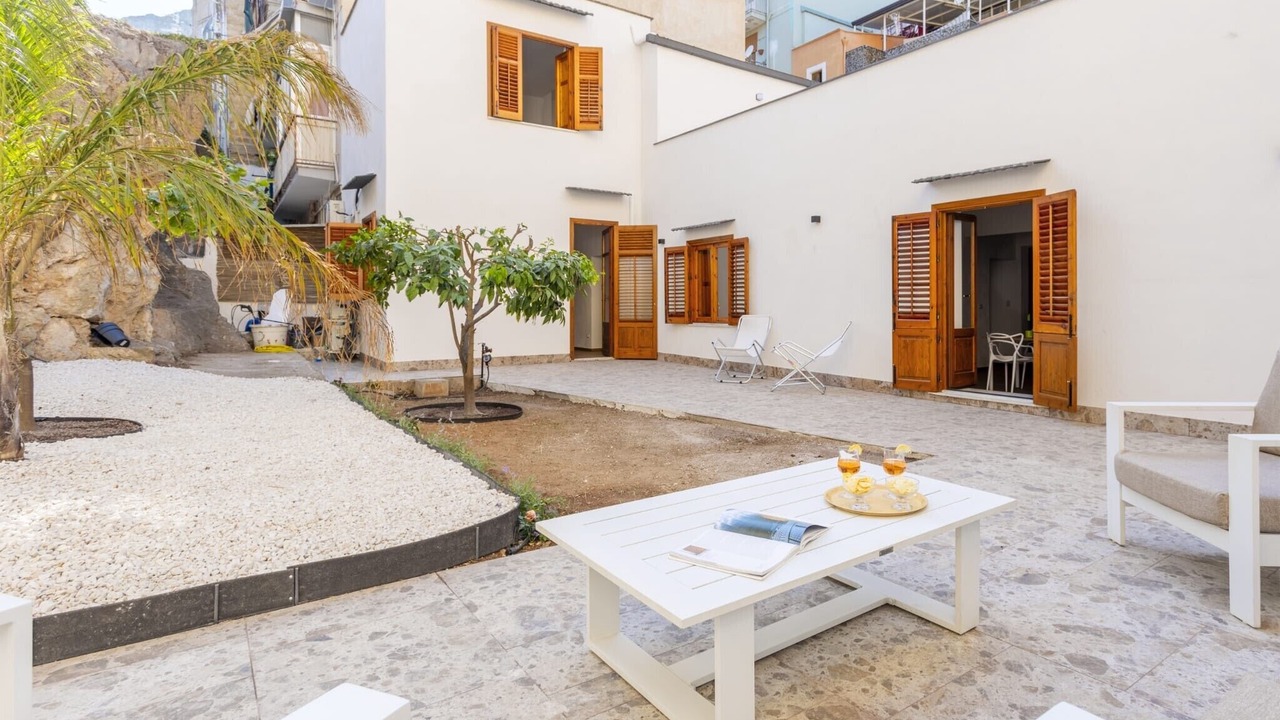 Photo of Outdoor in Palermo