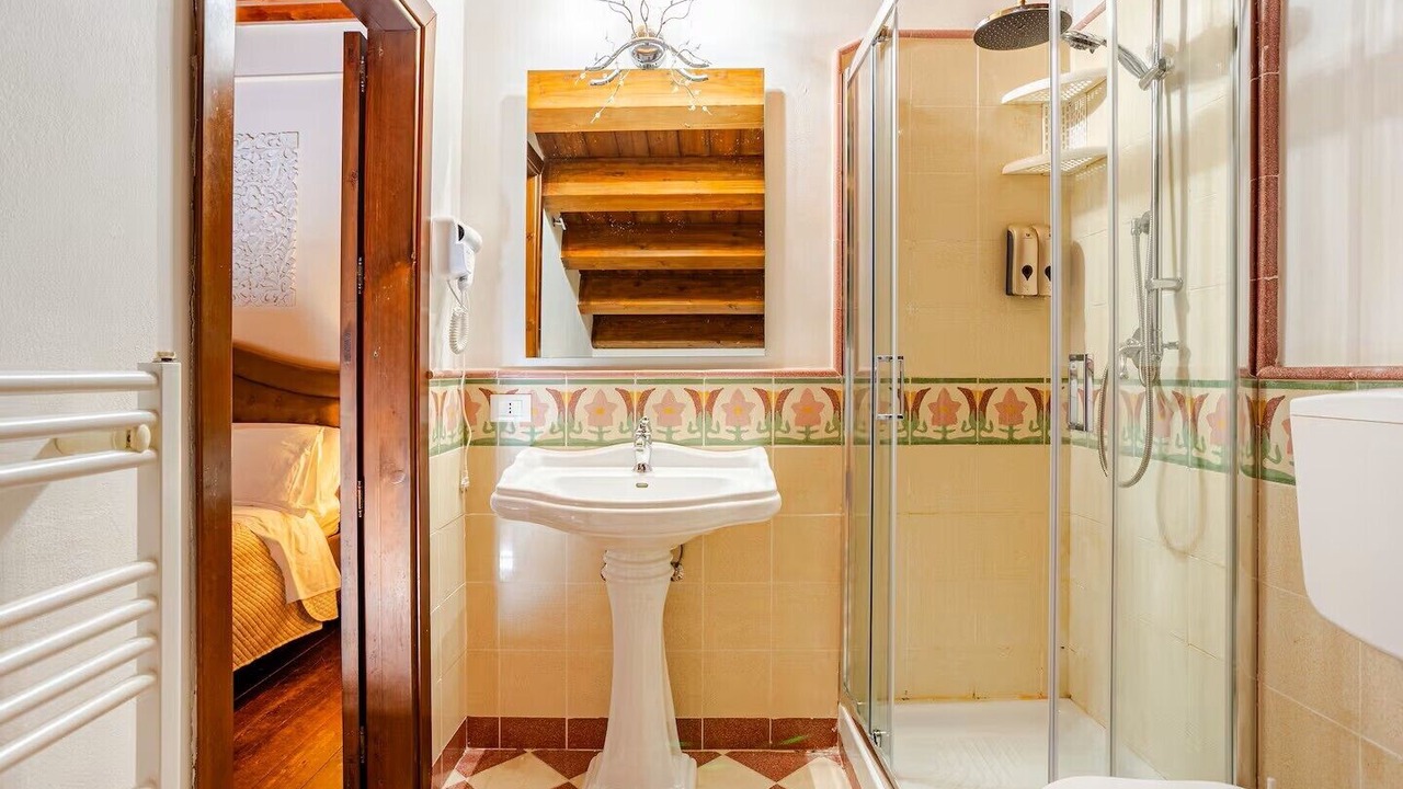 Photo of Bathroom in Kalsa