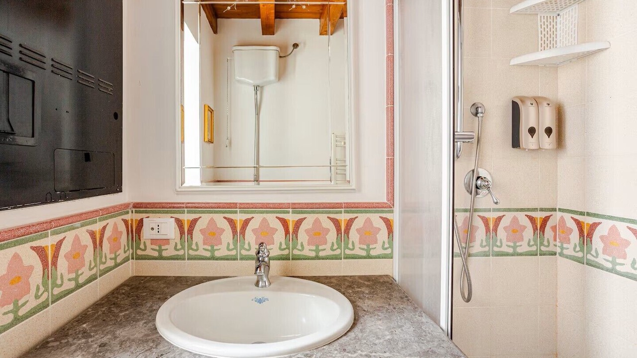 Photo of Bathroom in Kalsa