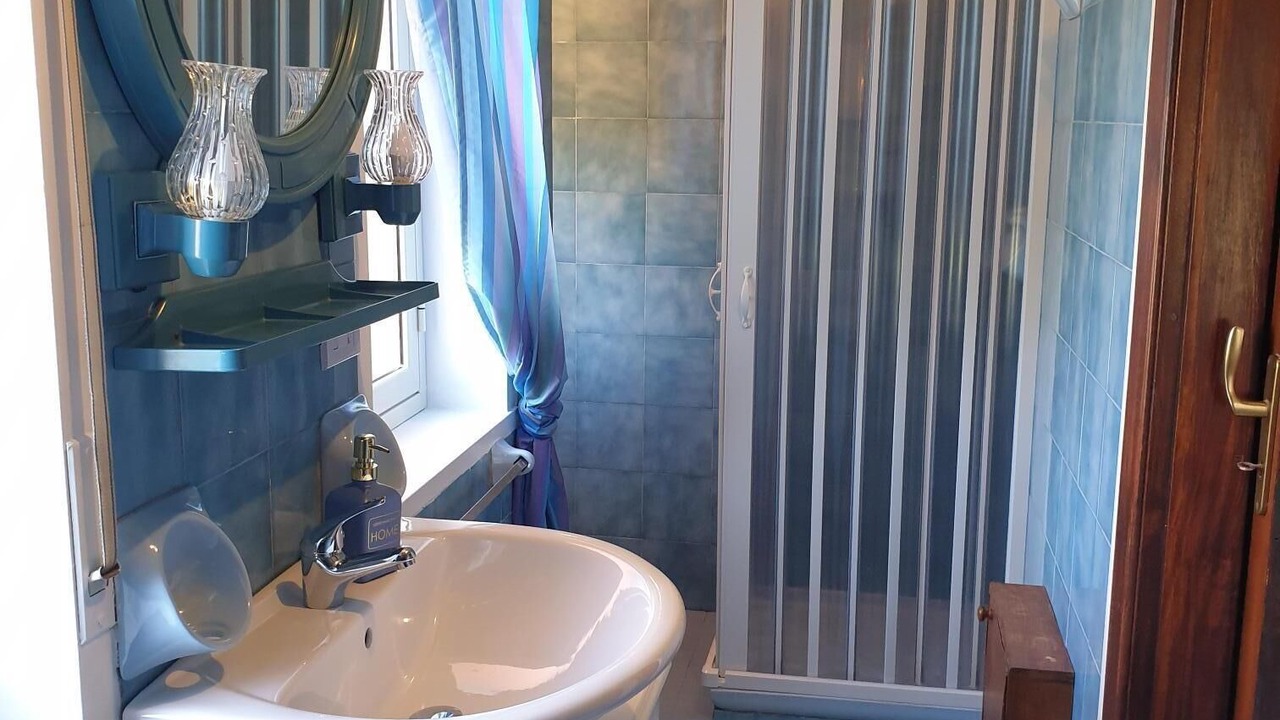 Photo of Bathroom in Maugeri
