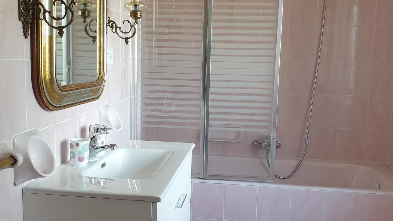 Photo of Bathroom in Maugeri
