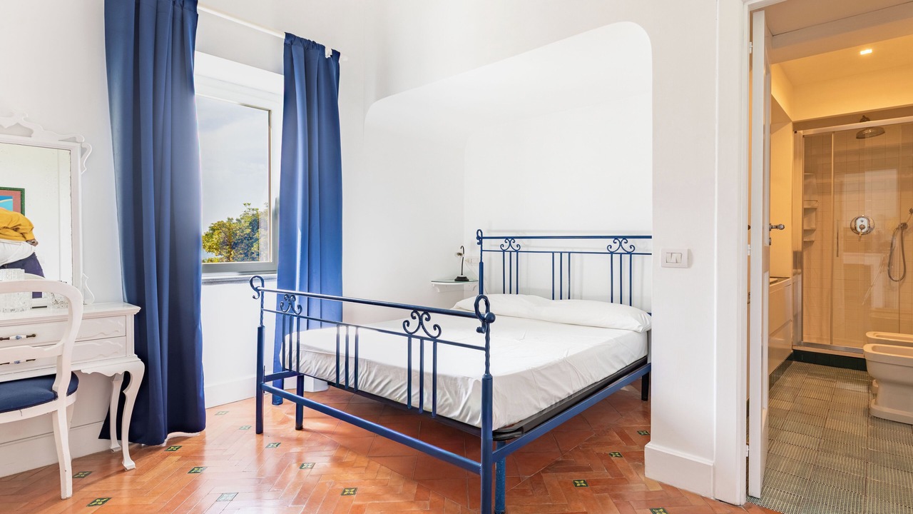 Photo of Bedroom in Ischia Porto