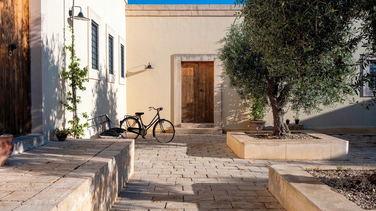 Photo of Others in Noto