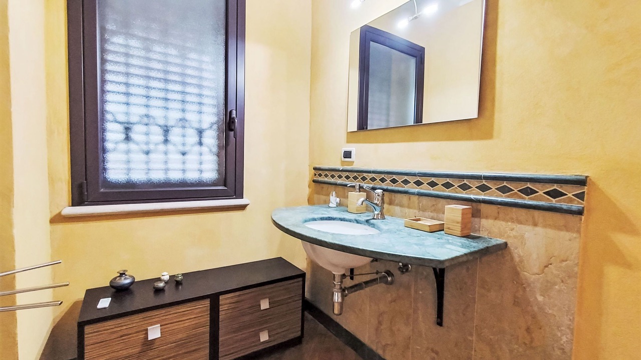 Photo of Bathroom in Brucoli