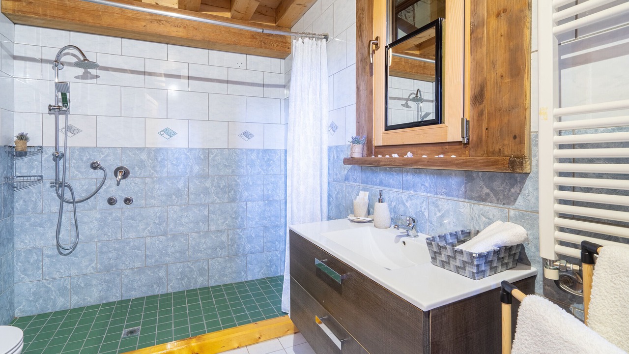 Photo of Bathroom in Avola